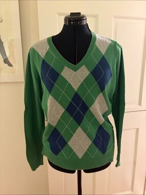 Izod Green V-Neck Argyle Sweater with Navy & Gray Diamonds